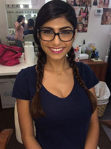 mia khalifa sec|Mia Khalifa Porn Videos 